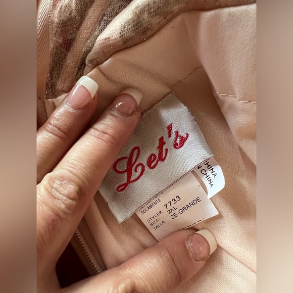 Beautiful elegant rose gold dress . Used only once - Picture 5 of 7